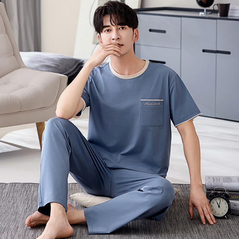 01Q1796 남성