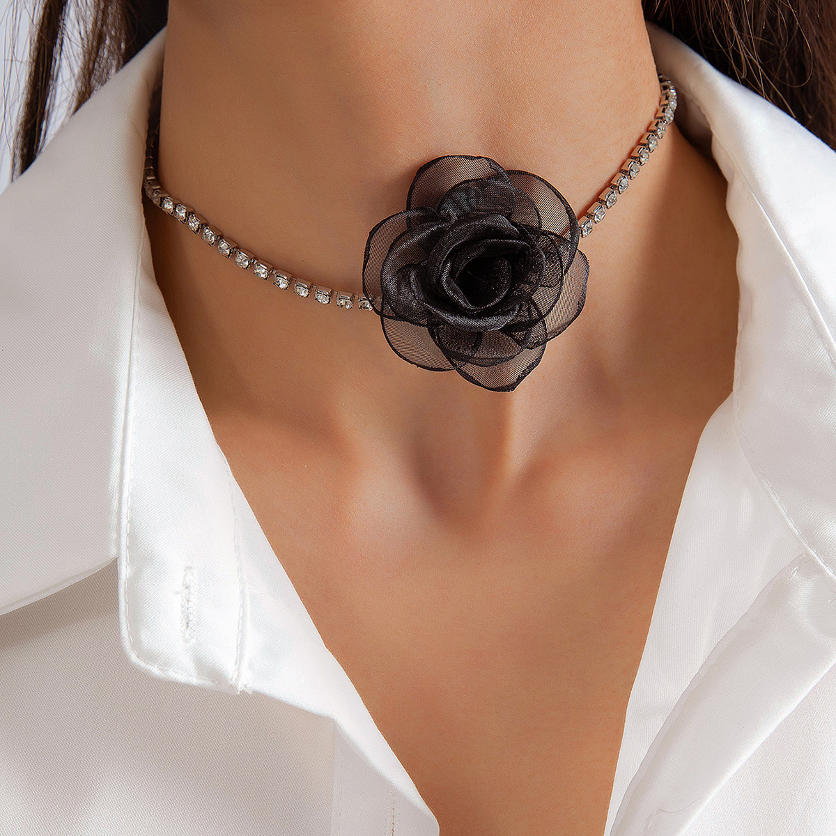 Collar de perlas de moda transfronteriza europea y americana collar de encaje blanco mariposa collar geométrico tela flor clavícula cadena