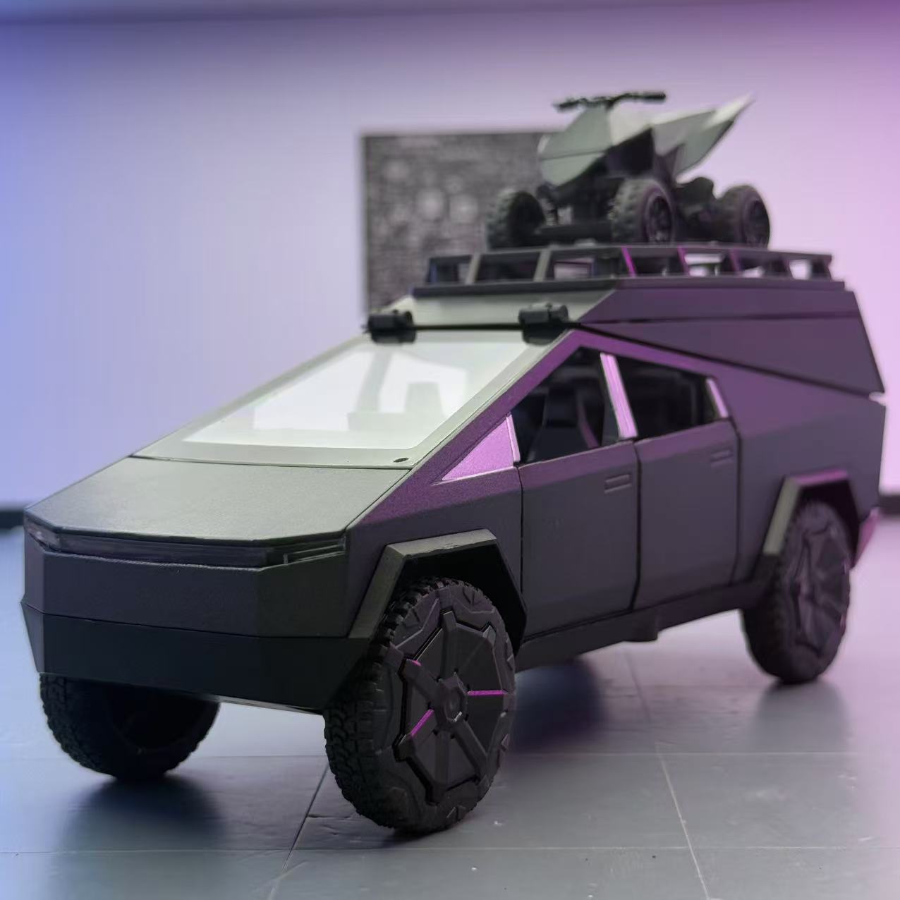 Coche a modelo de coche 1:32 Tesla pickup camping aleación coche con pequeño modelo de motocicleta decoración coche de juguete