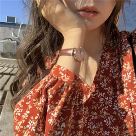 连衣裙;时尚休闲套装;毛衣