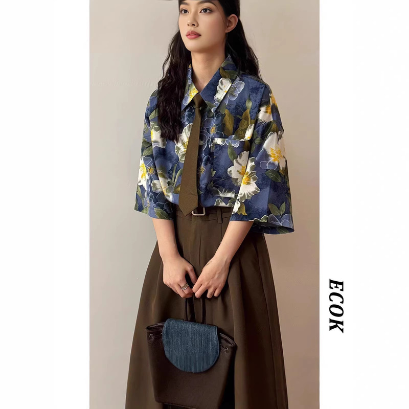 Ecok2026 New Summer Style American Retro Loose-Fitting Full-Print Design Hong Kong Style Short-Sleeved Shirt Tops for Women Trendy