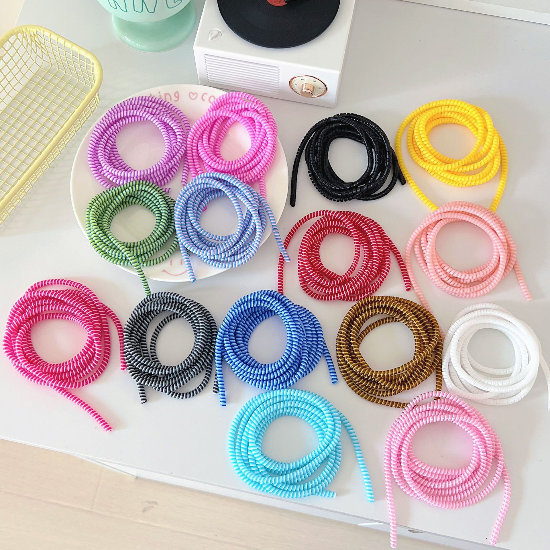 1,4 m 1,6 m cable de datos cuerda de protección anti-suciedad cable de teléfono móvil cuerda de bobinado anti-rotura cargador cubierta de protección de alambre