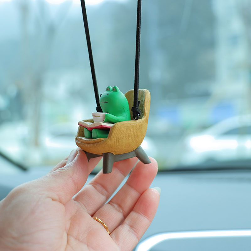 Cartoon frog sitting sofa cross-border car decoration interior pendant pendant car pendant decoration