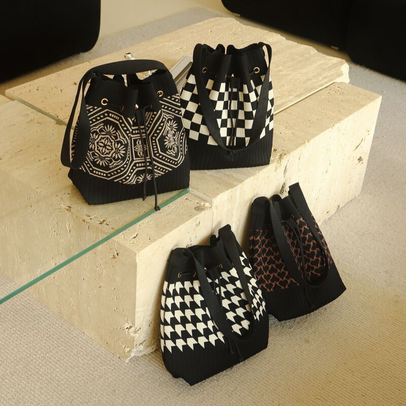 Open Drawstring Magnetic Buckle Knitted Shoulder Bag for Women Korean Style Large Capacity Bucket Bag Casual Versatile Bag Crossbody Bag for Women