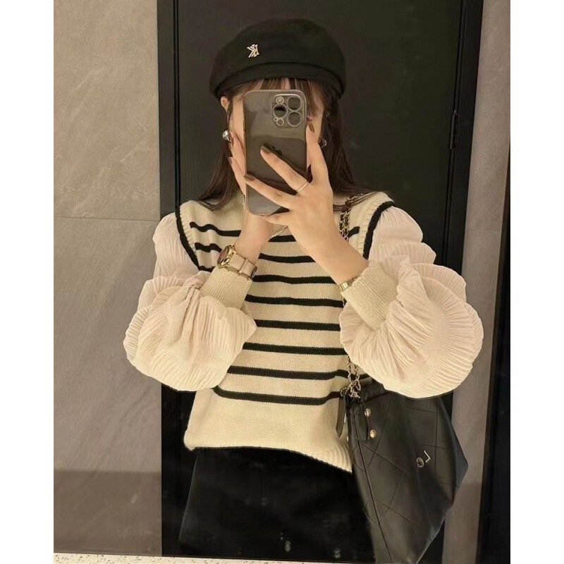Autumn and Winter new black and white striped stitching fake two-piece sweater sweater women's design puff sleeve top