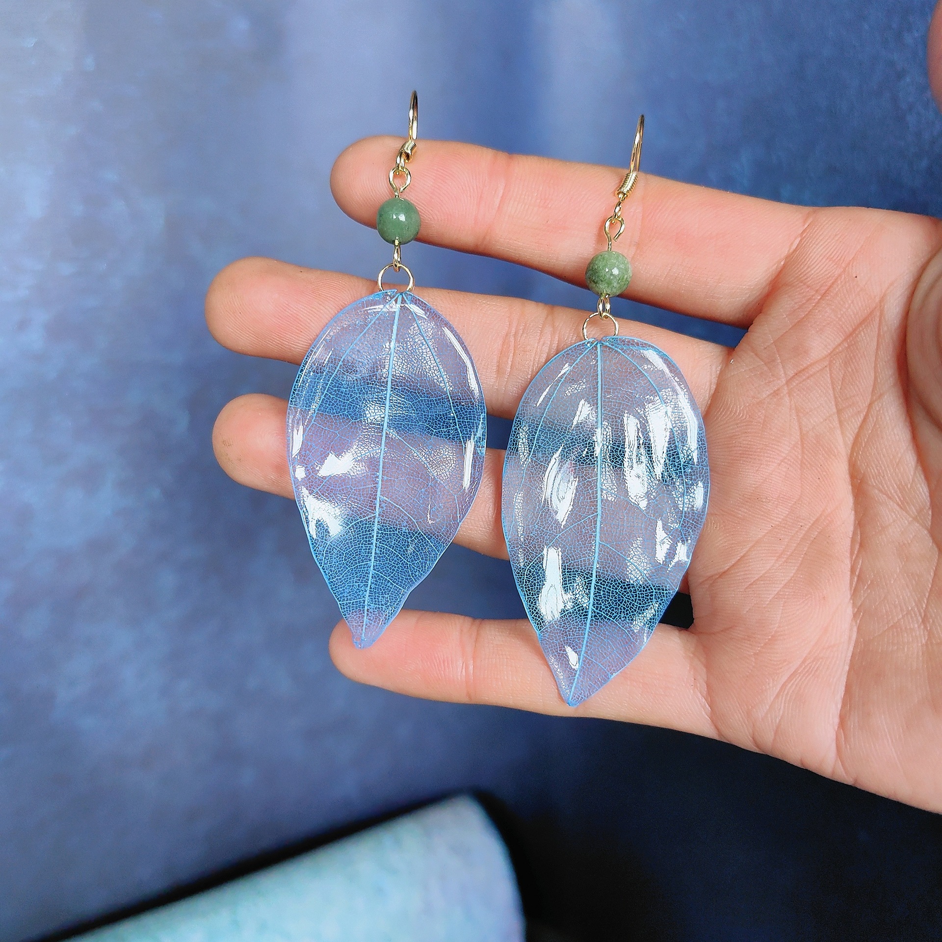 라이트 블루 14k 금으로 채워진 이어한 쌍