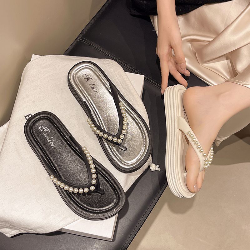 Seaside Flip-Flops Women's Summer Outer Wear Non-slip 2025 New Style Beach Travel Fashion Thick-soled Pearl Sandals and Slippers for Women
