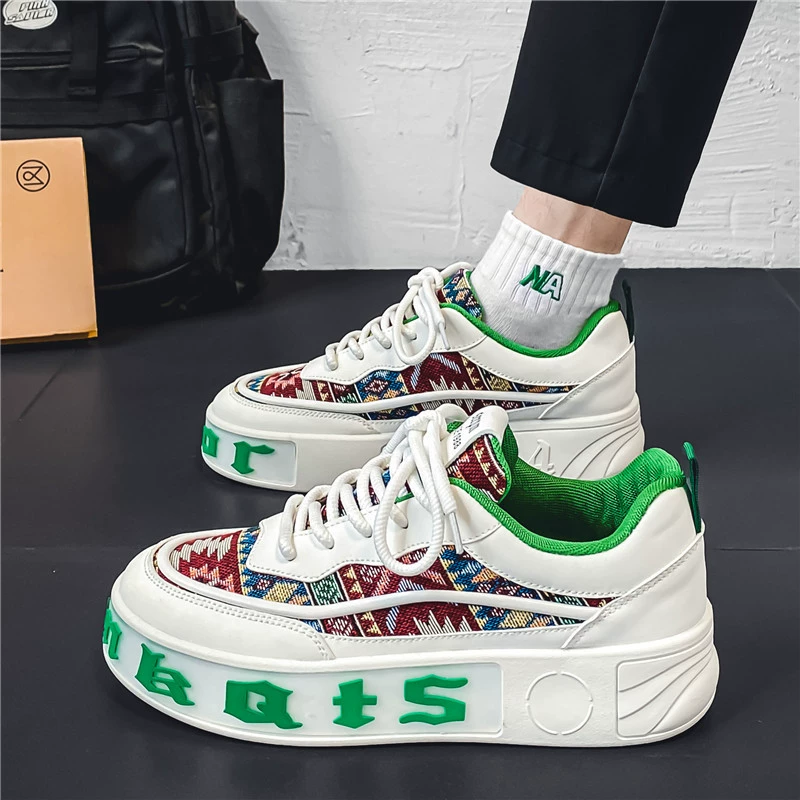 Чистая мужская обувь 2025 новые модные повседневные кроссовки тренды дикие модные подростковые туфли с высокой подошвкой