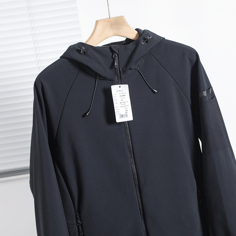 Nordic city outdoor! Windproof and waterproof! Autumn and winter men's foreign trade plus velvet soft shell hooded jacket_voghion.com