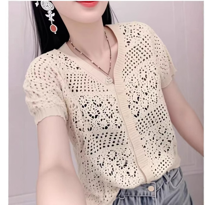 Short-Sleeved Ice Silk Knitted Cardigan T-Shirt for Women 2025 Summer New Slim Design Thin Cut Out Blouse Top