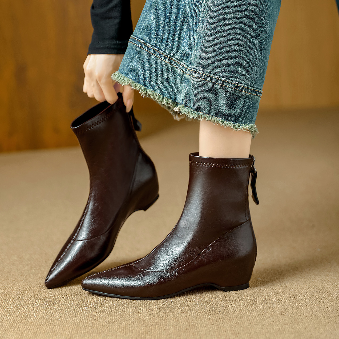 简约气质显瘦美拉德瘦瘦靴子百搭气质尖头秋冬新款软皮时装短靴女