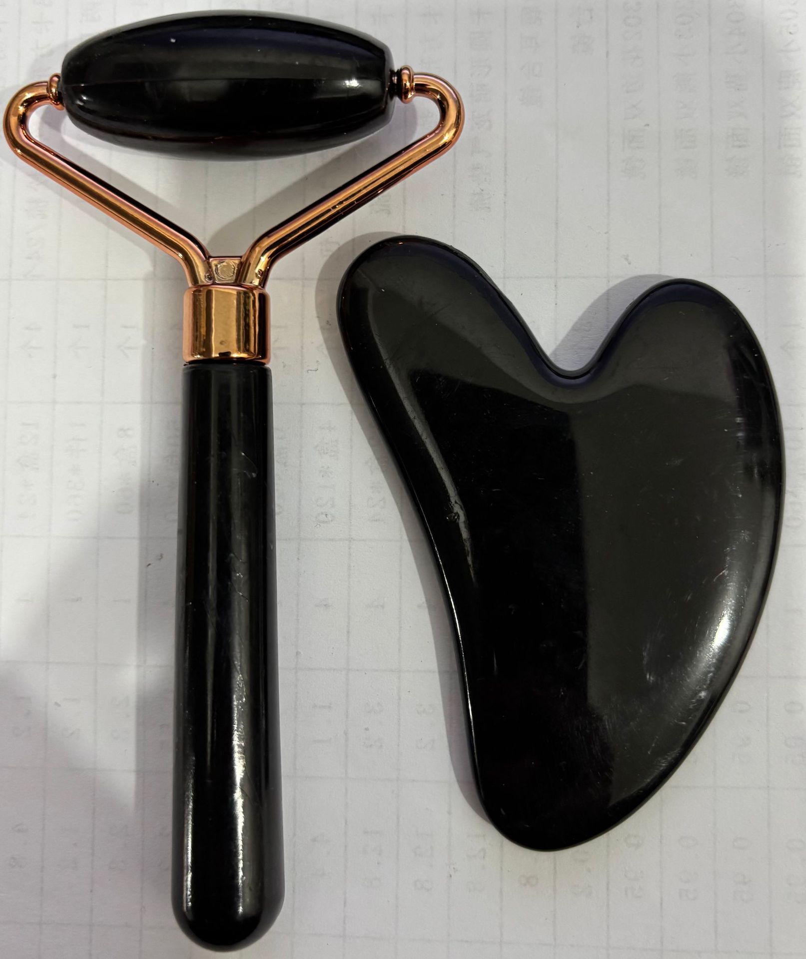 masajeador de rodillos de cristal de polvo en forma de corazón, masajeador de rodillos de doble cabeza, placa de belleza facial de cristal rosa