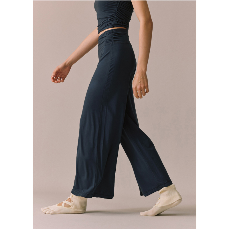Bamboo dancer natural bamboo fiber dance pants, loose-fitting sports long pants, 9/10 length, lightweight and drapey for yoga
