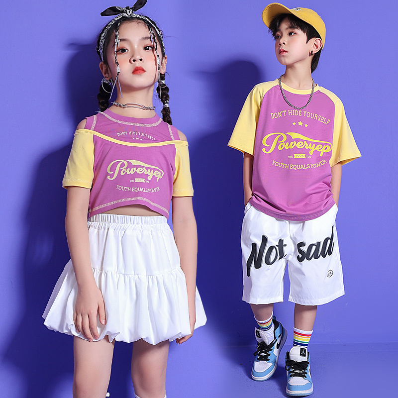 Children's June 1st cheerleading performance outfit for girls, jazz dance streetwear fashion for boys, primary school students' sports meet class uniform performance.