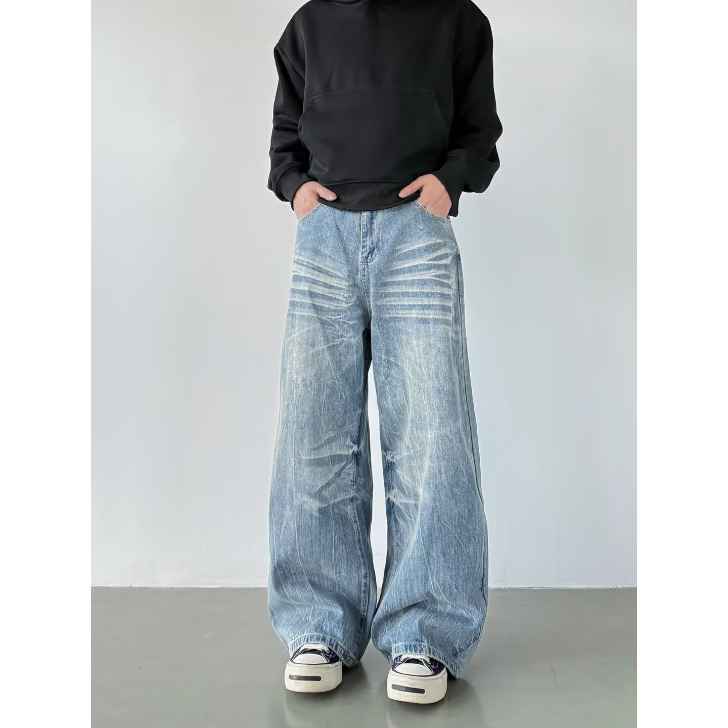 Wide Leg Denim Jeans With Lightning Bolt Pattern For Men And Women_voghion.com
