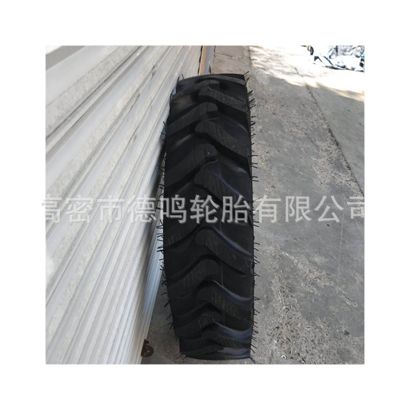 Suministro césped neumático agrícola 9.5-24 neumático del tractor