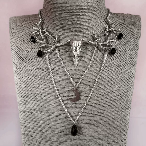 Cross-Border Hot-Selling Foreign Trade New Product: Raven Skull Necklace, Branch Moon Crystal Necklace, Dark Gothic Style Necklace