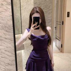 フレンチピュアディザイアスプライシングオフショルダーカラーサスペンダードレス女性のウエスト気質ハイエンドパープルショートスカート夏