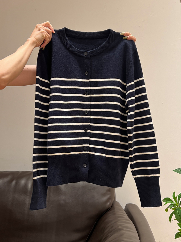 秋季新款女装高级感圆领条纹长袖针织开衫韩版时尚休闲气质感上衣|undefined