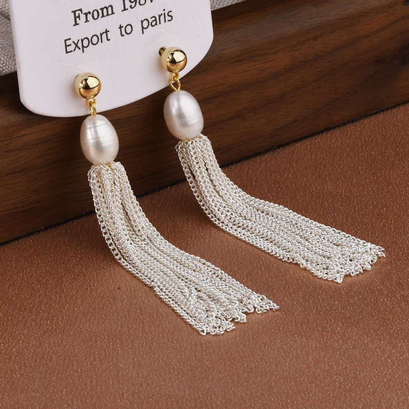 Orecchini pendenti baroque con perla e lunga catena elegante_voghion.com
