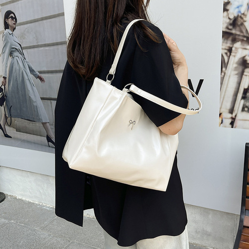 Large Capacity Casual Tote Bag for Women, New Unique Design Fashion Single Shoulder Bag, Simple Style for School and Commuting
