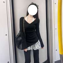 简约高级感黑色v领修身长袖T恤女秋冬内搭性感蕾丝挂脖上衣两件套
