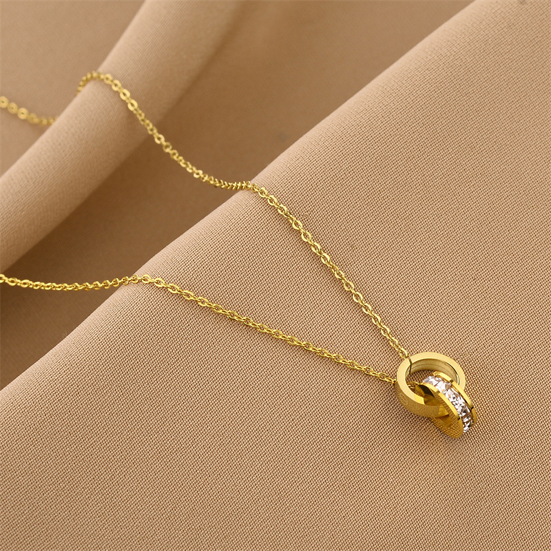 Round, Solid Color Pattern Women'S Gender Fashion Round Solid Color Titanium Steel Inlay Rhinestones Pendant Necklace