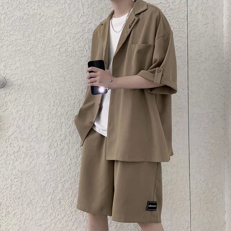 Hong Kong-style men's short-sleeved suit set, including a shirt and shorts, a trendy outfit for summer, a lightweight and casual two-piece set