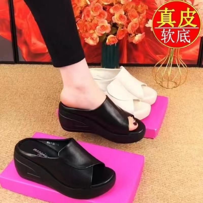 Muffin sandálias de fondo grueso para mujeres 2025, nuevos tacones anti-deslizante zapatillas de fondo grueso para aumentar la altura de la mesa impermeable de base suave zapatos de mujer