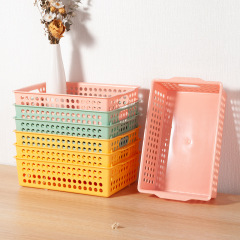 プラスチックの収納かごの卸売りのデスクトップの雑物の収納枠のおもちゃの幼稚園の収納箱のお菓子の台所はかごを収納します。