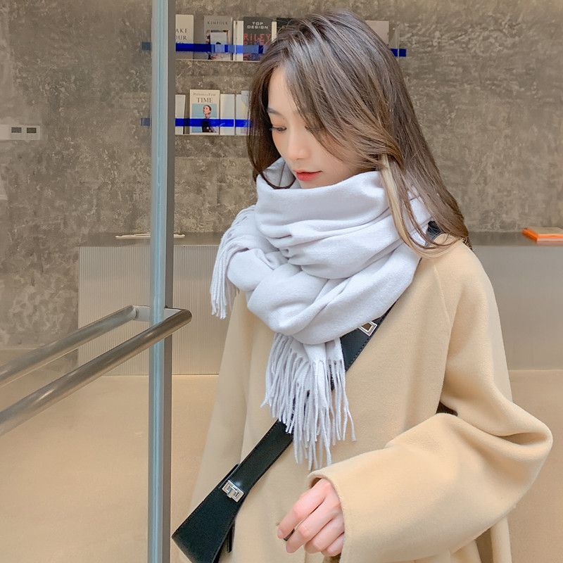 マフラーの女性の冬の新型ウールはカシミヤのマフラーの純色に似せています。|undefined