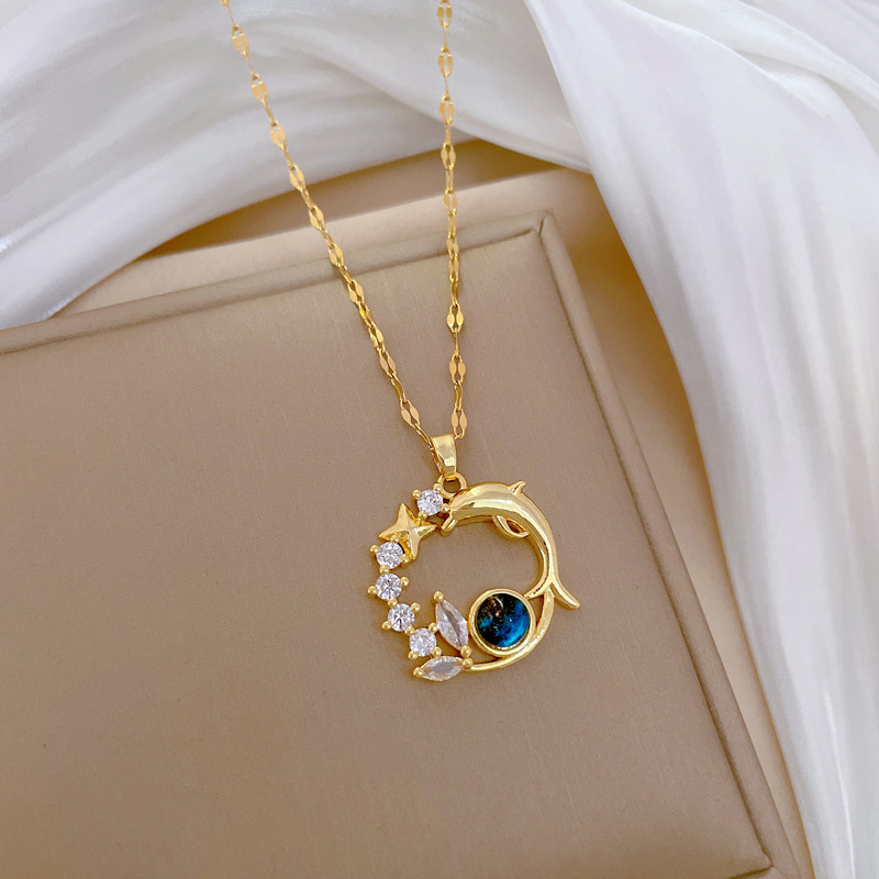 Starry Sky Planet Light Luxury Elegant Gorgeous Full Diamond Necklace Women's Versatile Clavicle Necklace Elegant Light Luxury Niche Design Starry Sky Planet Light Luxury Elegant Gorgeous Full Diamond Necklace Women's Versatile Clavicle Necklace Elegant Light Luxury Niche Design