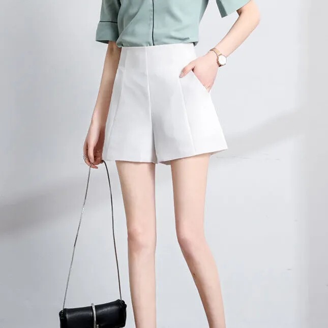 Black High-Waisted Suit Shorts for Women in Autum, Small, Large Size, Thin, A-Line, Slimming Look, Wide-Legged, Casual Summer Wear