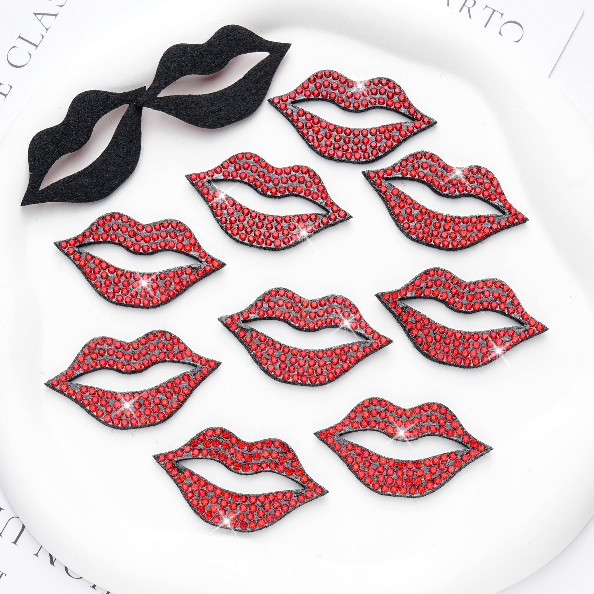 跨境性感红唇无纺布烫钻贴箱包服饰装饰布贴烫钻烫图饰品配件批发