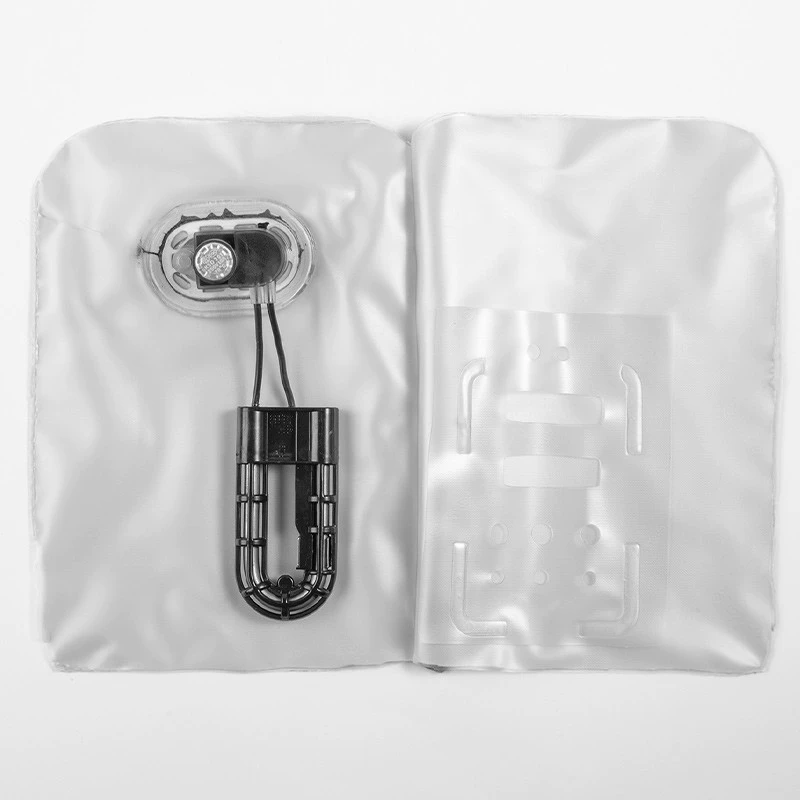 SpongeBob? Wait: The input: " Genuine cartoon explosion-proof cute keep warm water container". It seems