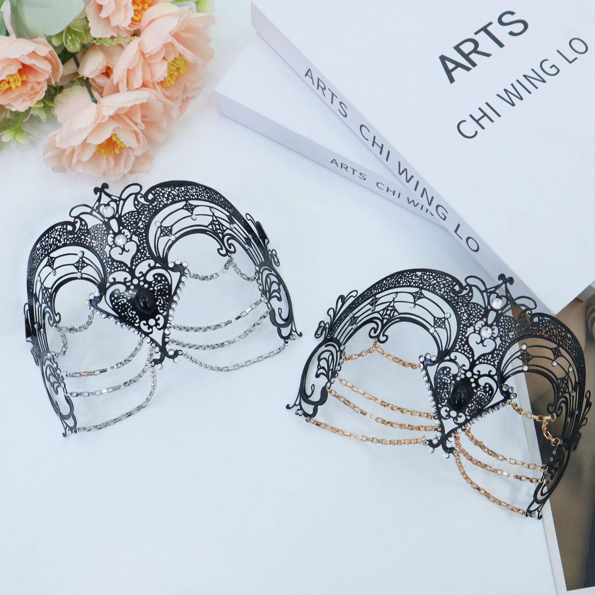 Máscaras de baile de maquillaje de cadena metálica de diamante, carnaval misterioso de alto nivel, damas en la red de viento, el mismo tipo de carretera de fotos