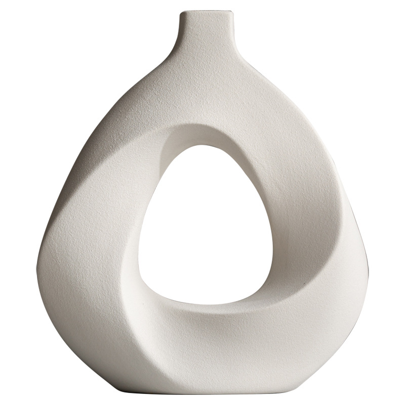 Nuevo jarrón de cerámica de bobina triangular de alto nivel de sensación de flor enchufe SHIN TEMU decoración de escritorio transfronteriza al por mayor