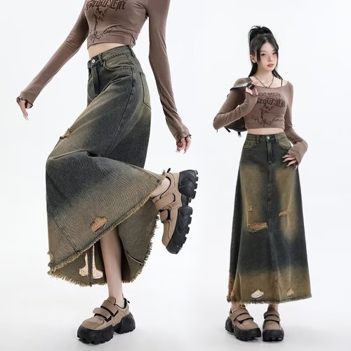 Vintage Rocker Girl Ripped Denim A-Line Maxi Skirt with Frayed Hem and High Waist for Autumn Wasteland Style
