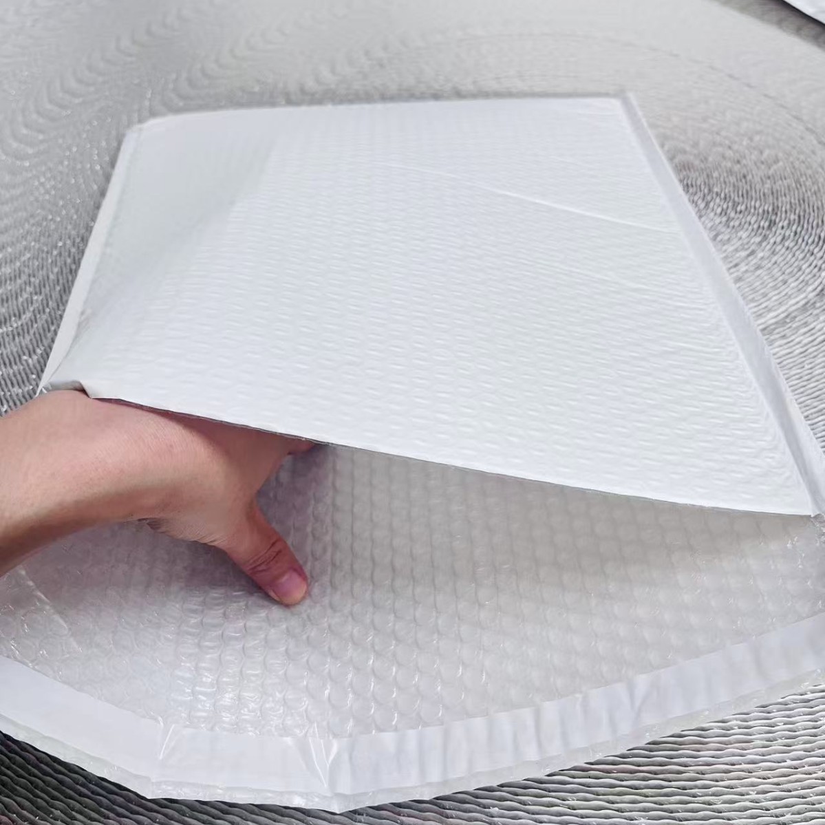 34*41白色防震防潮气泡袋，衣服包装，包包书本类包装，不含运费