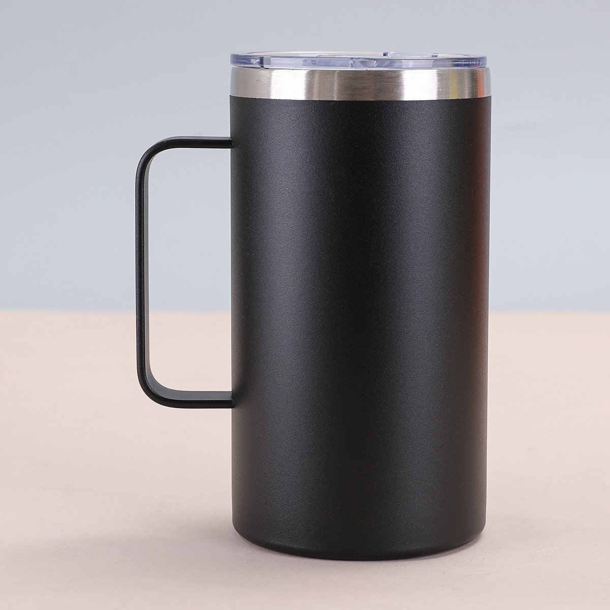 Taza térmica de acero inoxidable para exportación, taza de café pequeña portátil para coche con asa, taza sencilla de 20 oz con acabado pintado con aerosol.