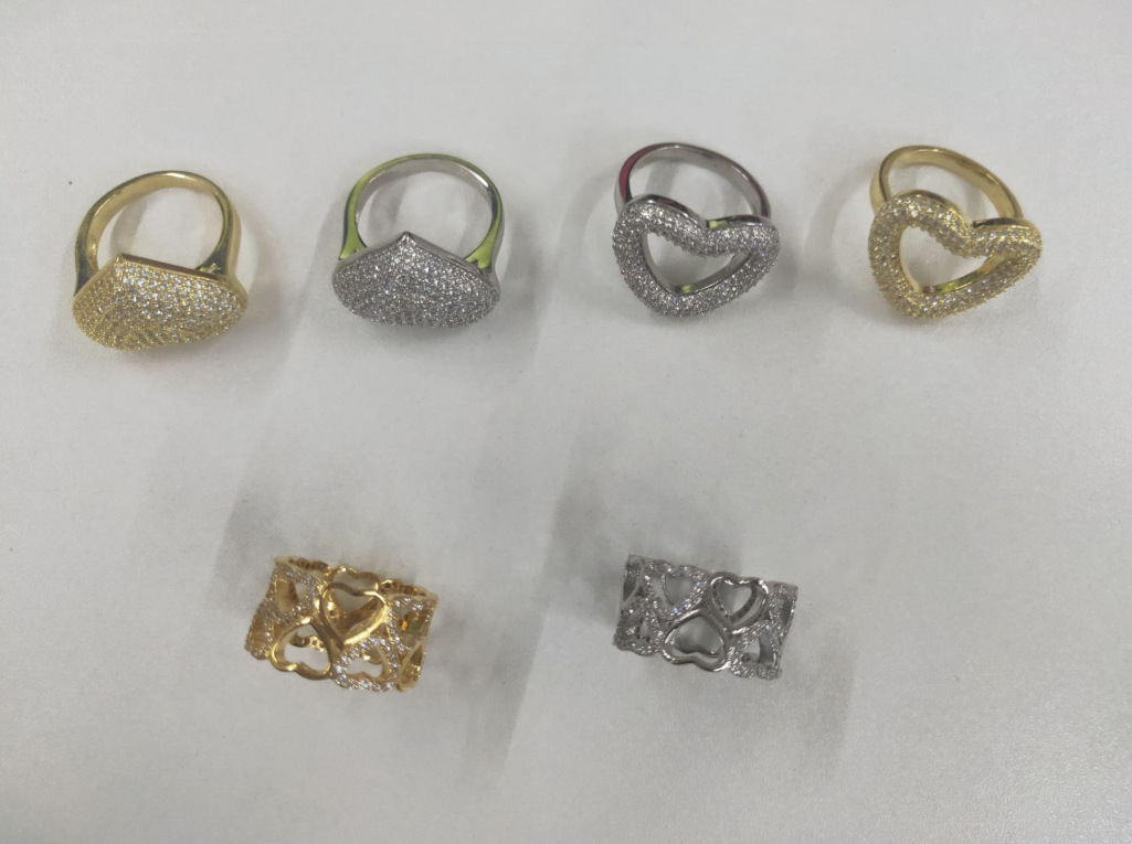 Unisex Gender Korean Hollow Heart-shape Copper Micro-inlaid Zircon Ring Wholesale