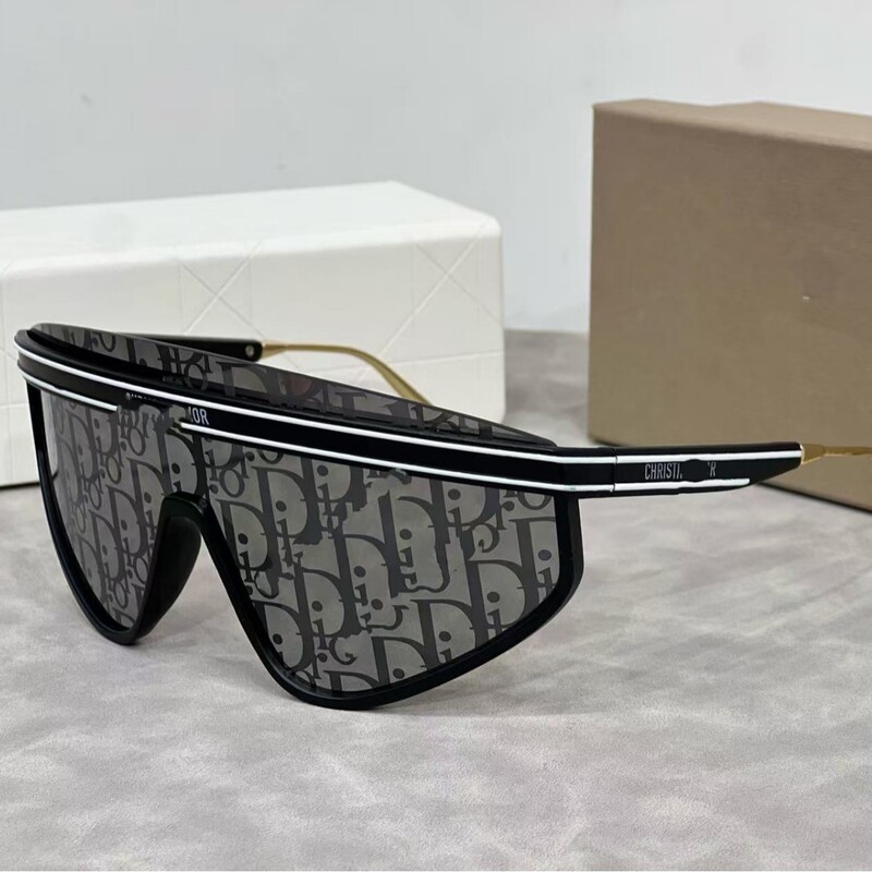 2025 New European and American Trendy Retro Fashion Sunglasses for Men and Women, Large Frame Integrated Letter Design, Windproof and Sun Protection Sunglasses