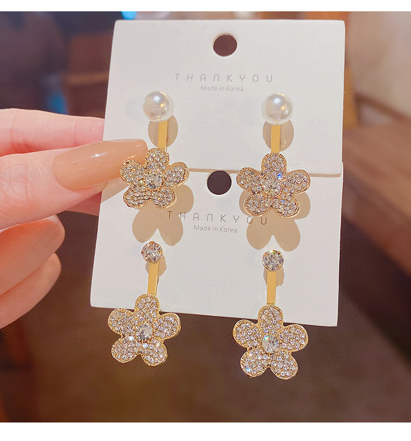 Exquisite Zircon Flower Pearl Stud Earrings display picture 1