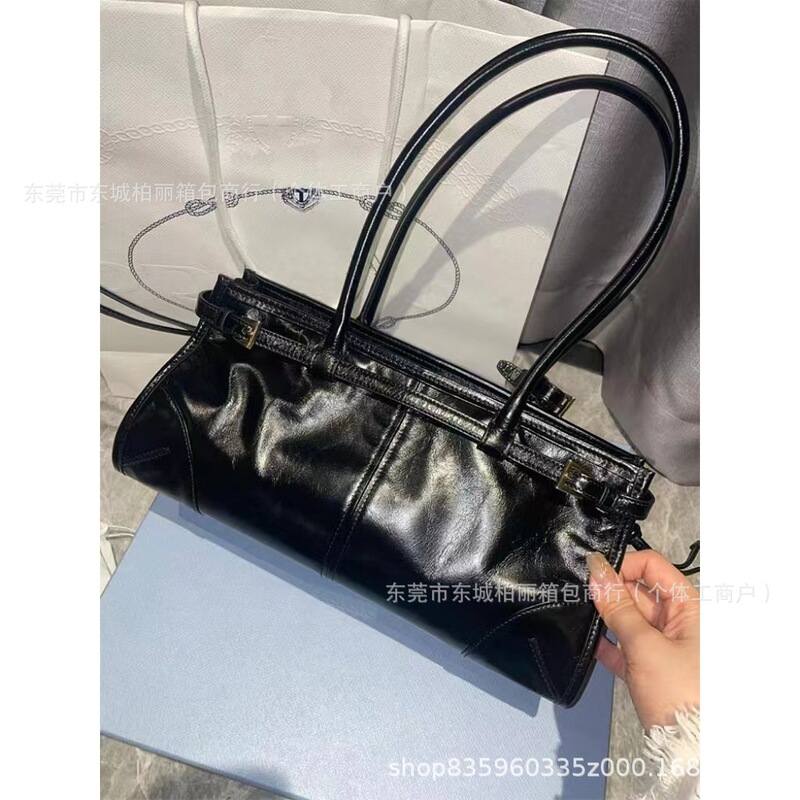 Original Leather P Home Soft Lux Oil Wax Cowhide Long Handle Satchel Armpit Hobo Single Shoulder Crossbody Bag Large Capacity