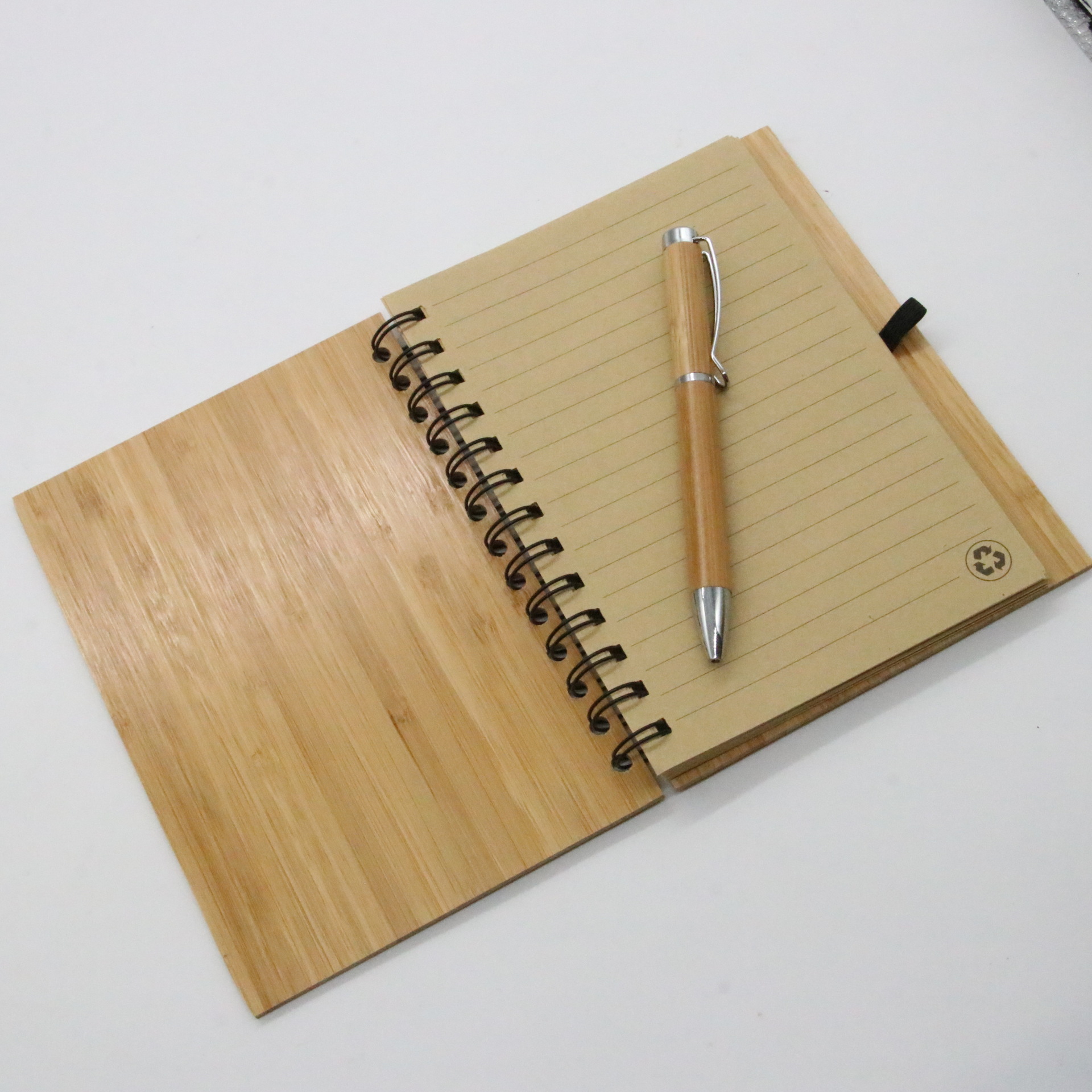 Bamboo Pen traje portátil para la escuela temporada esencial imprimible LOGO prensa bolígrafo en stock