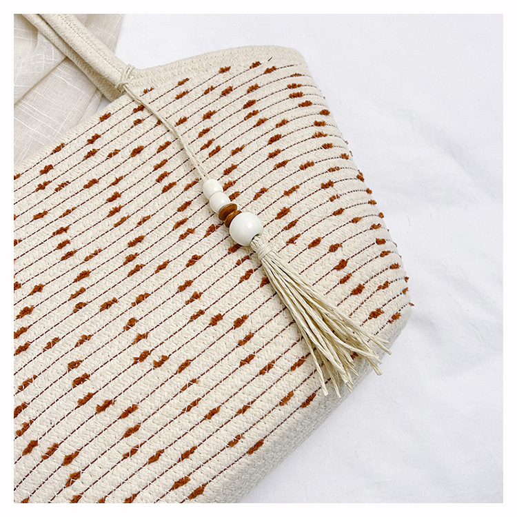 A trendy and stylish underarm bag for summer, a simple single-shoulder bag for women, and a fashionable, casual, and high-quality bag undefined