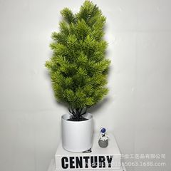 クリスマスツリーのシミュレーション松の枝の植物クリスマスの庭の花園の装い