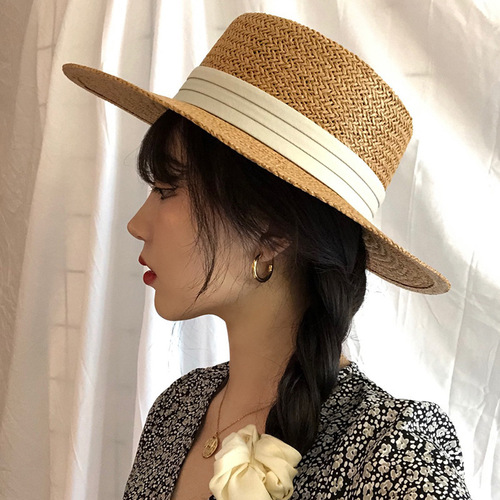 Internet-famous flat-top straw hat for women—summer fashion beach hat, sunshade, retro flat-brim hat, fresh and cute top hat.