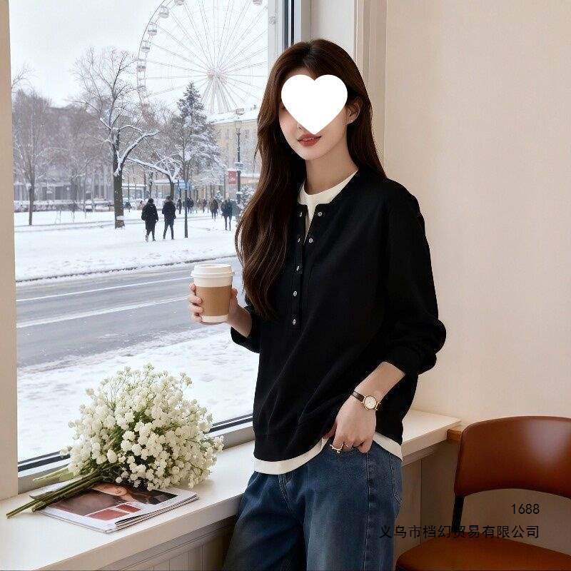 Simple and casual style, two-piece look sweatshirt for women, plus size, loose fit, slimming design, versatile top for autumn