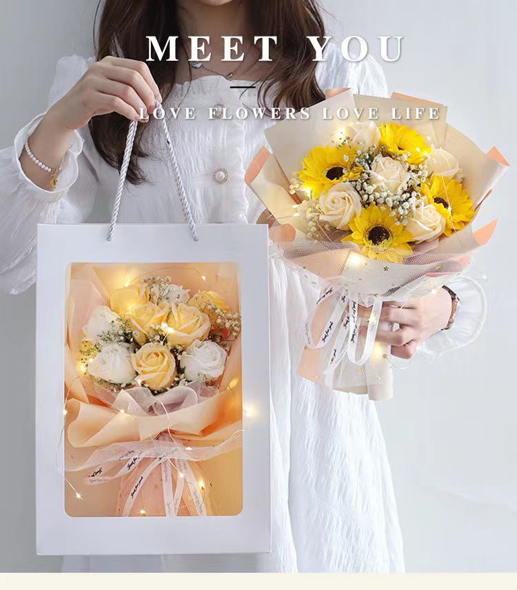 Buquê de flores secas com rosas e cravos para presente_voghion.com